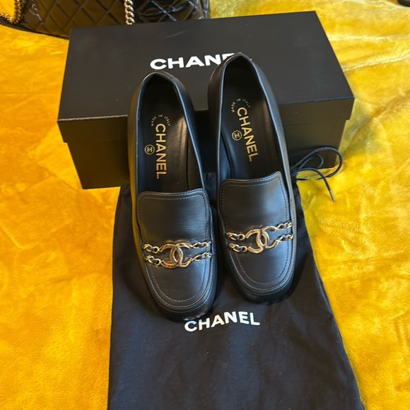 Black loafers - Picture 1 of 2